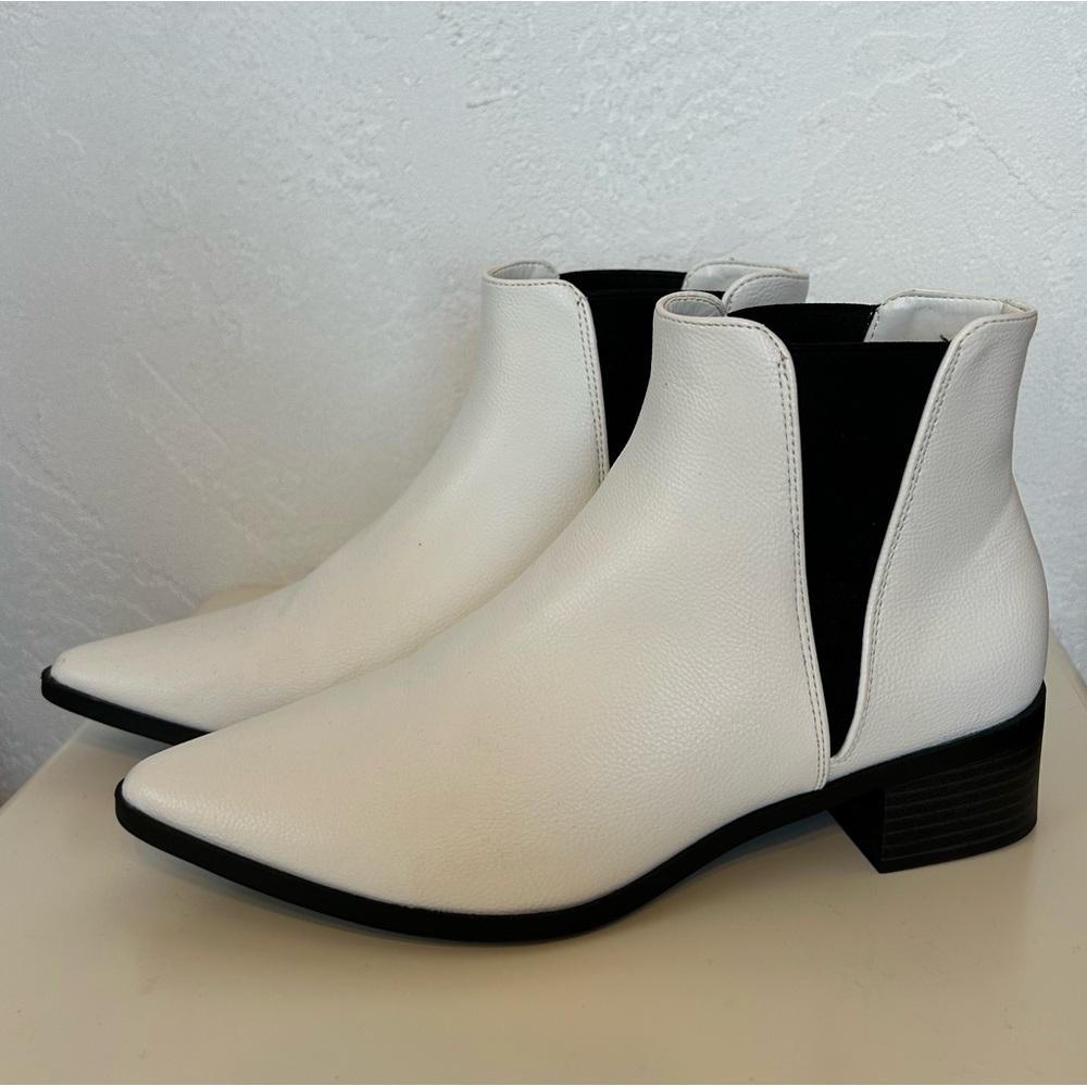 A.N.A. A New Approach Garwin Boots NWOT